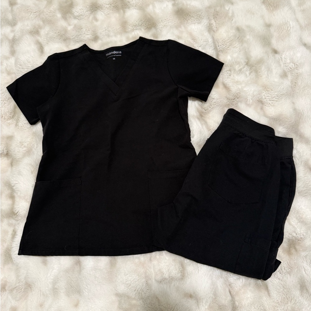 Mandala Women's Black Scrub Set, XS Top, ST pants